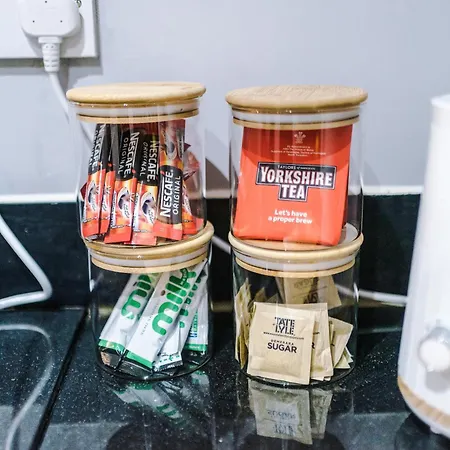 Gorgeous 2-bedroom Flat With Ensuite - Centre *