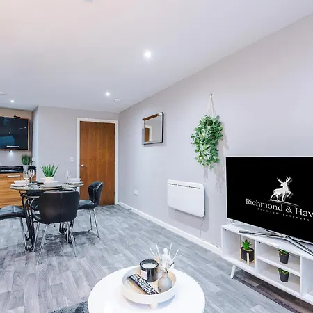 Gorgeous 2-bedroom Flat With Ensuite - Centre Брадфорд