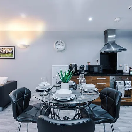 Gorgeous 2-bedroom Flat With Ensuite - Centre * Брадфорд
