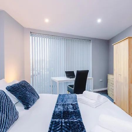 Апартаменты Gorgeous 2-bedroom Flat With Ensuite - Centre