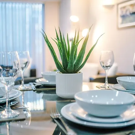 Gorgeous 2-bedroom Flat With Ensuite - Centre * Брадфорд