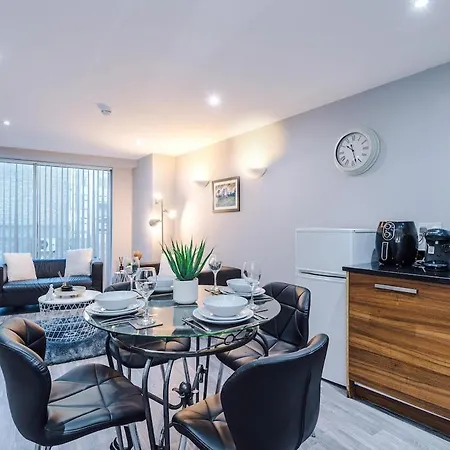 Gorgeous 2-bedroom Flat With Ensuite - Centre Апартаменты Брадфорд