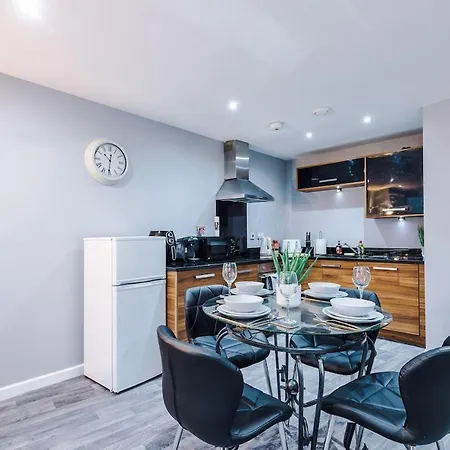 Apartment Gorgeous 2-bedroom Flat With Ensuite - Centre Bradford (West Yorkshire)