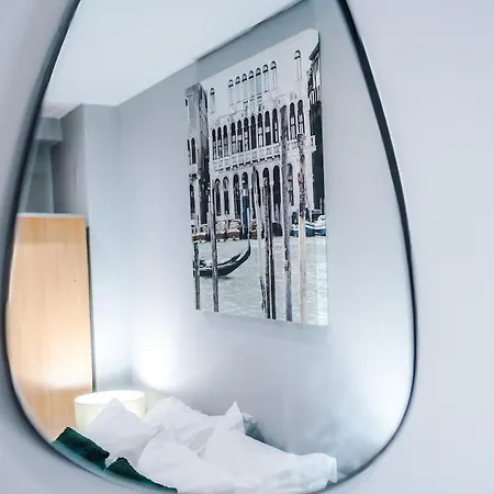 Gorgeous 2-bedroom Flat With Ensuite - Centre