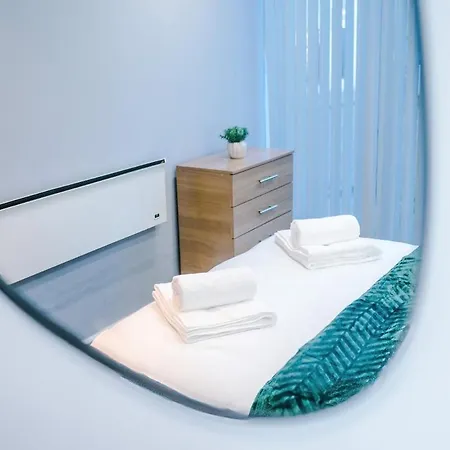 Gorgeous 2-bedroom Flat With Ensuite - Centre Apartment Bradford (West Yorkshire)