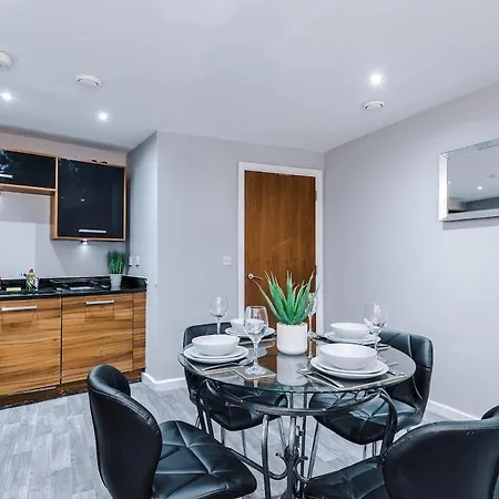 Апартаменты Gorgeous 2-bedroom Flat With Ensuite - Centre Брадфорд