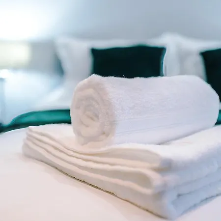 Gorgeous 2-bedroom Flat With Ensuite - Centre Апартаменты Брадфорд