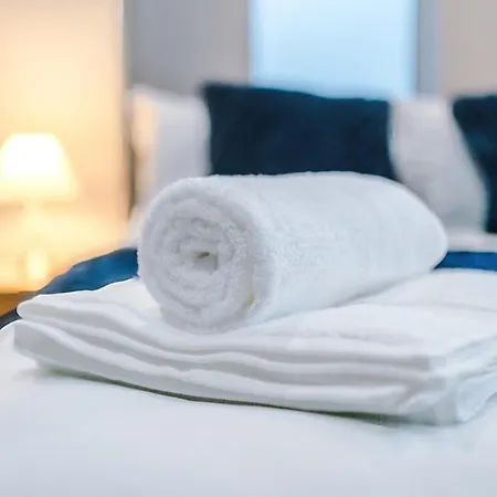 Апартаменты Gorgeous 2-bedroom Flat With Ensuite - Centre *