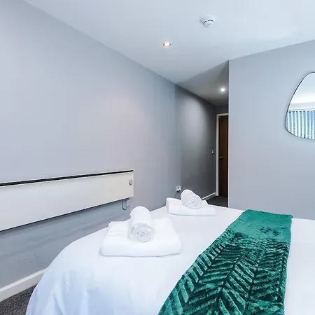 Gorgeous 2-bedroom Flat With Ensuite - Centre