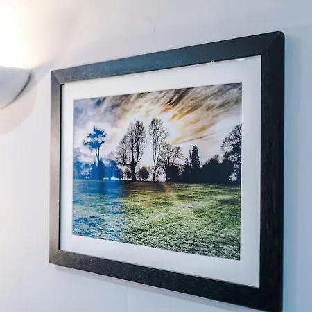 Gorgeous 2-bedroom Flat With Ensuite - Centre Апартаменты *