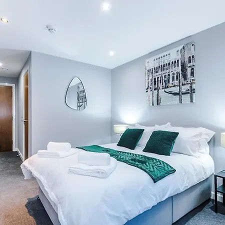 Apartment Gorgeous 2-bedroom Flat With Ensuite - Centre Bradford (West Yorkshire)