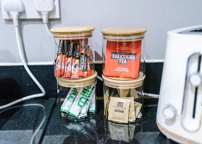 Gorgeous 2-bedroom Flat With Ensuite - Centre *