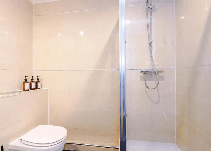 Gorgeous 2-bedroom Flat With Ensuite - Centre Apartment