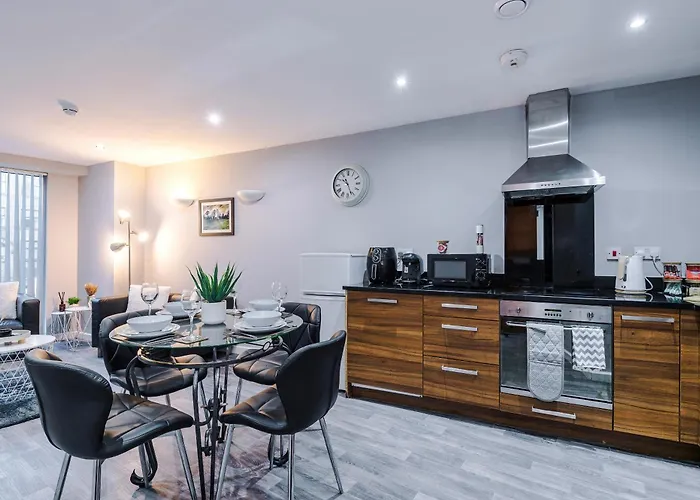 Gorgeous 2-bedroom Flat With Ensuite - Centre Apartment