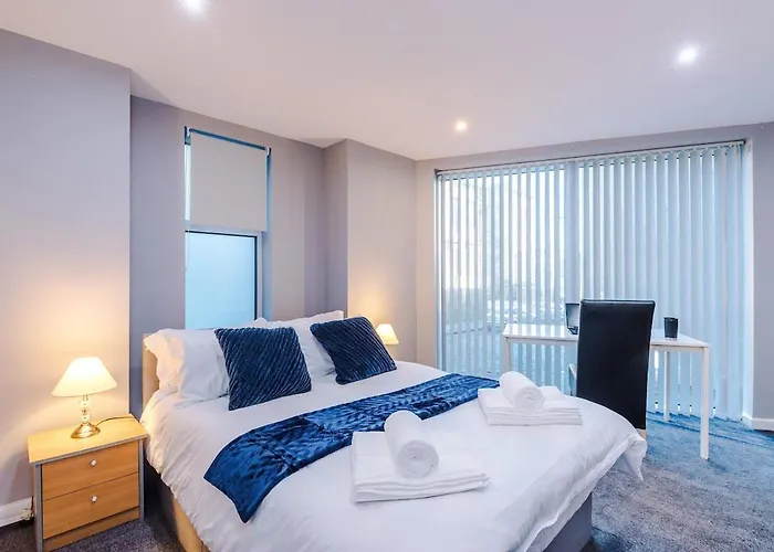 Gorgeous 2-bedroom Flat With Ensuite - Centre *