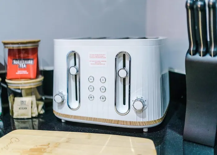 Gorgeous 2-bedroom Flat With Ensuite - Centre