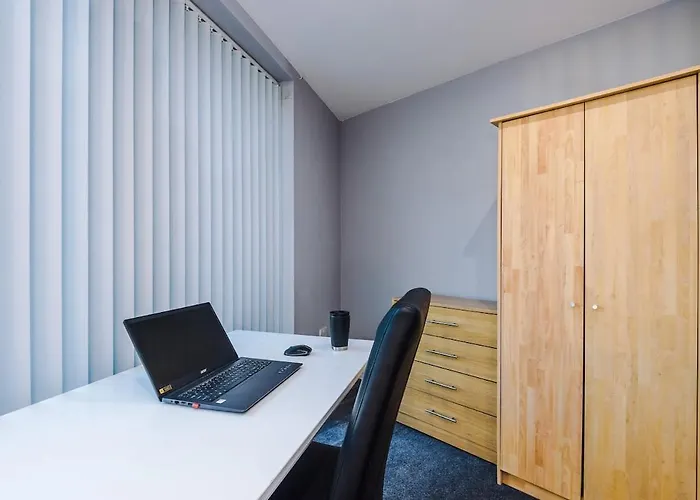 Apartment Gorgeous 2-bedroom Flat With Ensuite - Centre *