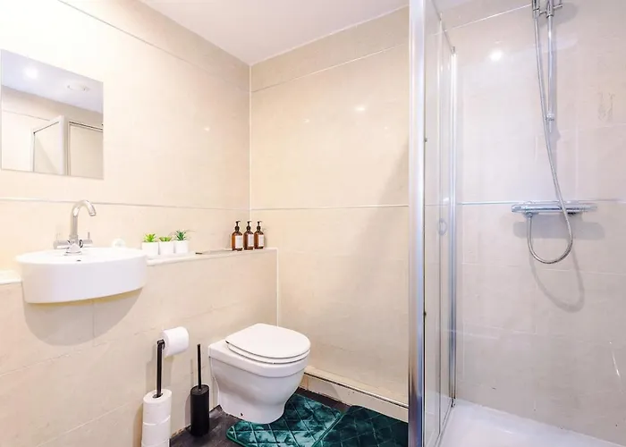 Apartment Gorgeous 2-bedroom Flat With Ensuite - Centre