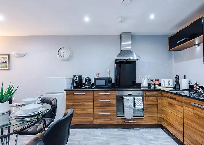 Gorgeous 2-bedroom Flat With Ensuite - Centre