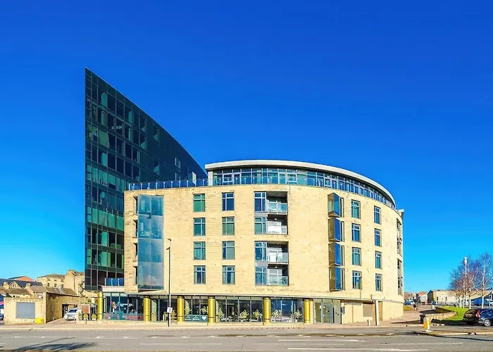 Gorgeous 2-bedroom Flat With Ensuite - Centre Apartment