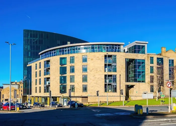 Gorgeous 2-bedroom Flat With Ensuite - Centre Apartment *