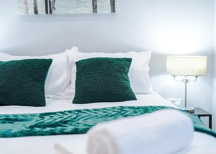 Apartment Gorgeous 2-bedroom Flat With Ensuite - Centre *