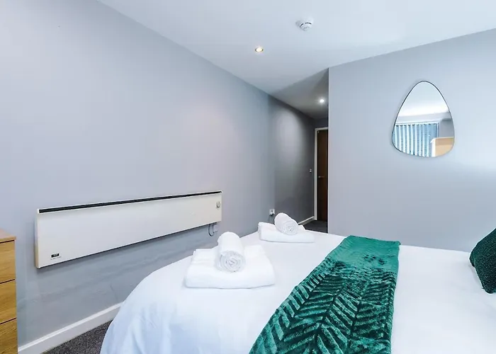 Gorgeous 2-bedroom Flat With Ensuite - Centre