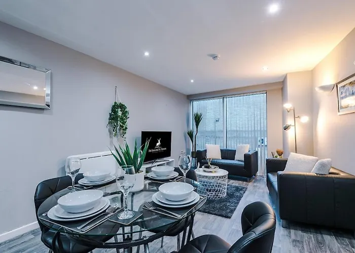 Apartment Gorgeous 2-bedroom Flat With Ensuite - Centre *