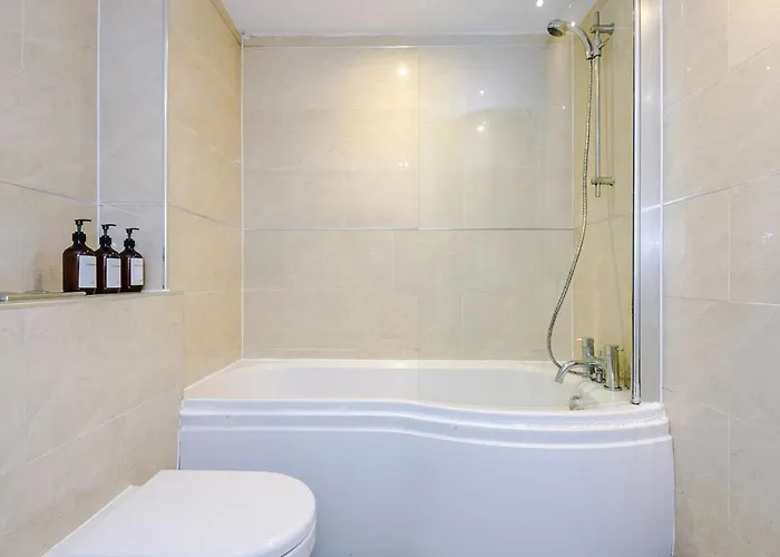 Gorgeous 2-bedroom Flat With Ensuite - Centre