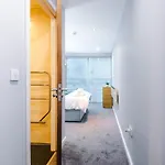 Apartment Gorgeous 2-bedroom Flat With Ensuite - Centre Bradford (West Yorkshire)