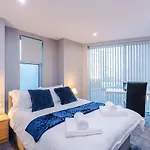 Gorgeous 2-bedroom Flat With Ensuite - Centre *