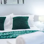 Apartment Gorgeous 2-bedroom Flat With Ensuite - Centre *