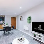 Apartment Gorgeous 2-bedroom Flat With Ensuite - Centre